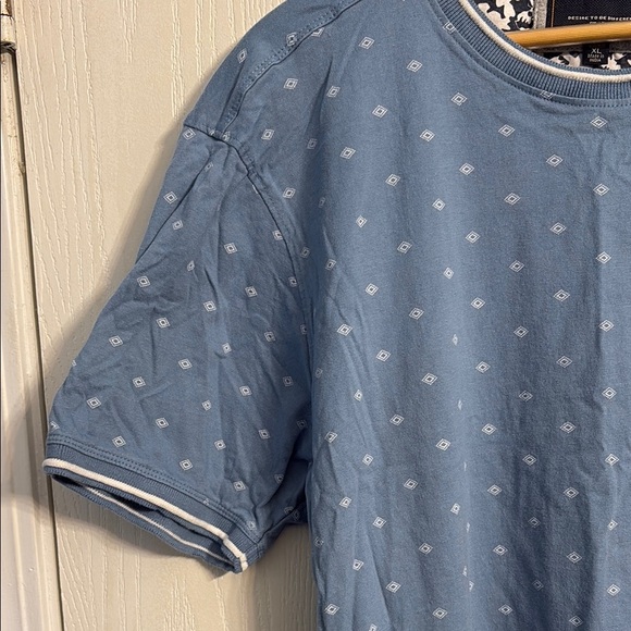 Casual Blue Polka Dot Short Sleeve Tee - Picture 2 of 6